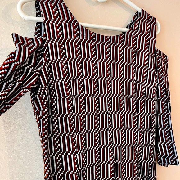 Dinally cold shoulder midi dress - Picture 2 of 5